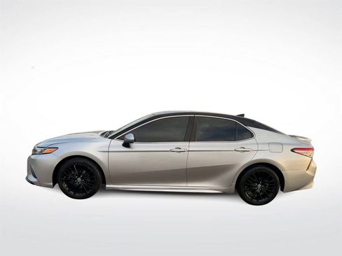 Used 2019 Toyota Camry SE image 5