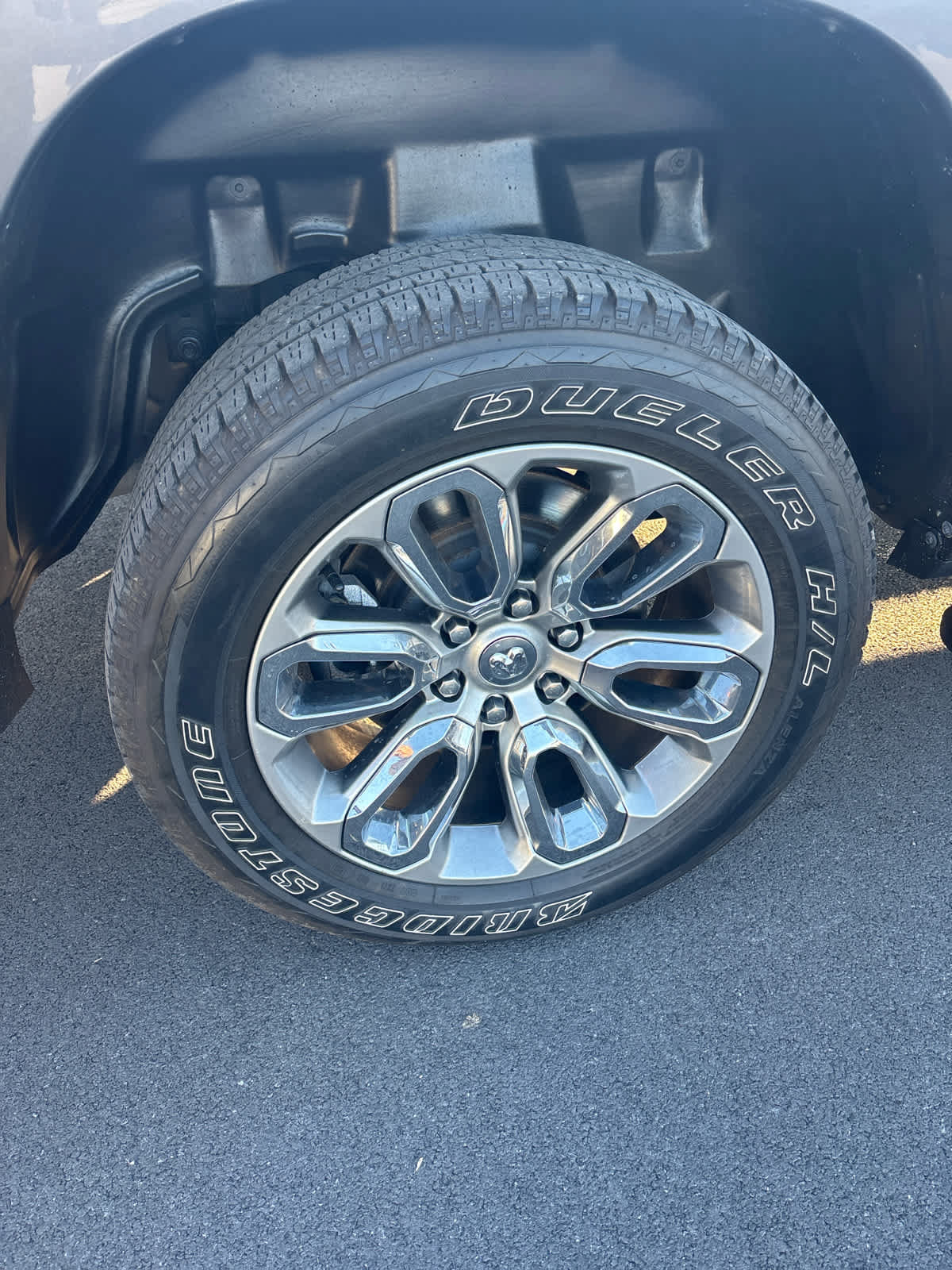 Used 2023 RAM 1500 Laramie AWD/4WD image 5