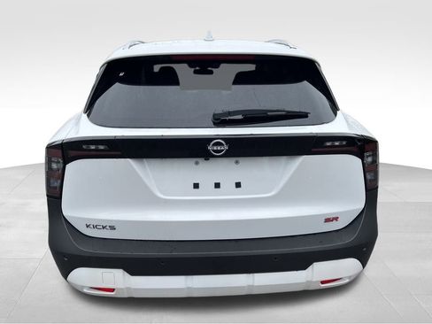 New 2025 Nissan Kicks SR image 6