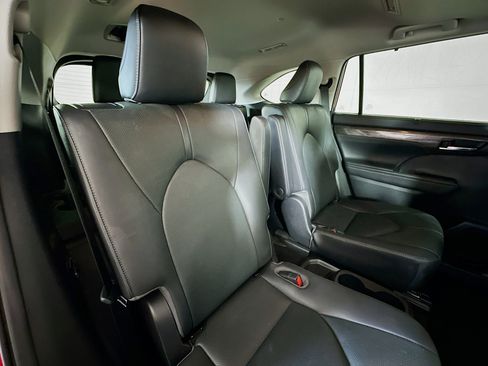 Used 2020 Toyota Highlander Limited image 27