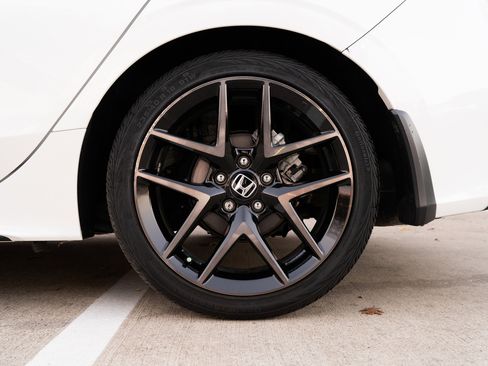 Certified 2024 Honda Civic Sport Touring image 15