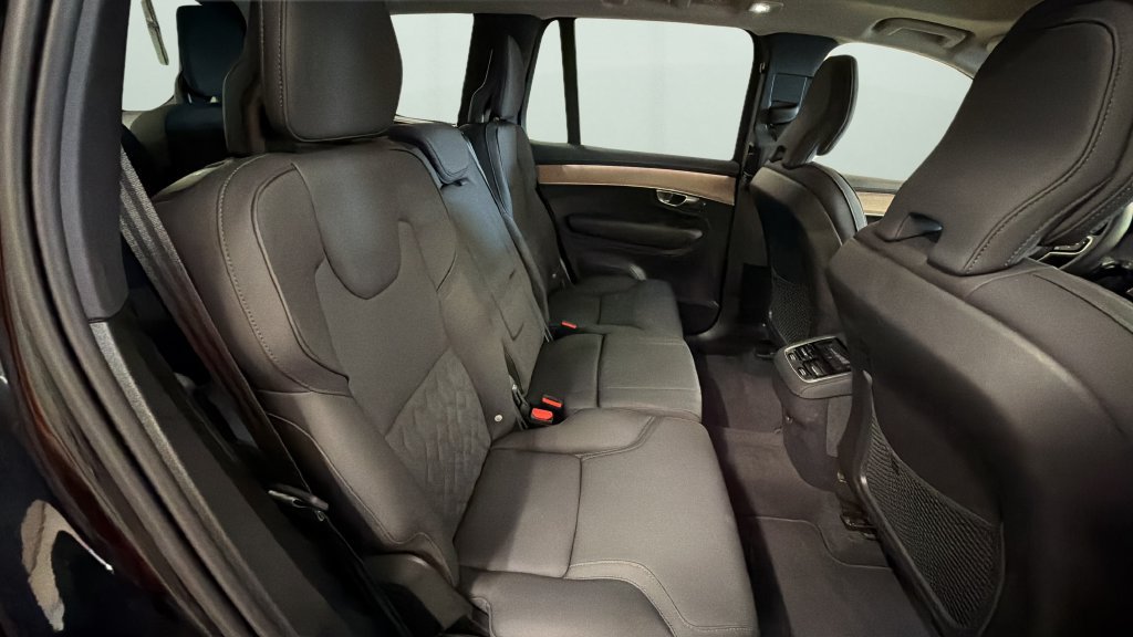 Used 2025 Volvo XC90 B6 Plus AWD/4WD image 16
