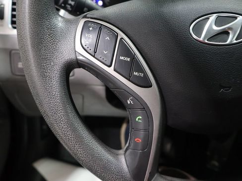Used 2013 Hyundai Elantra GLS w/ Preferred Pkg FWD image 30