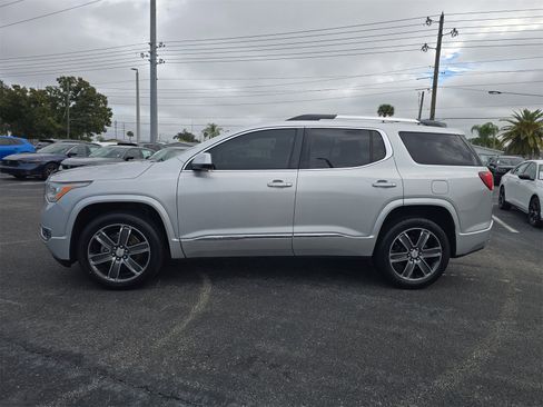 Used 2019 GMC Acadia Denali image 6