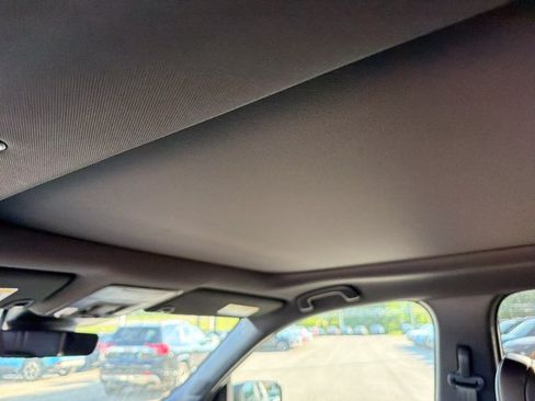 Used 2025 Honda Pilot TrailSport image 13