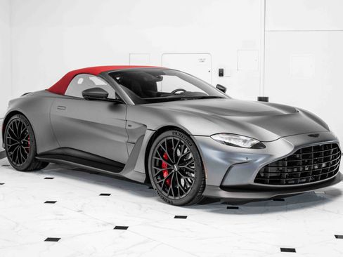 Used 2023 Aston Martin V12 Vantage Roadster image 38