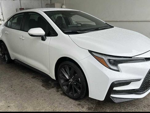 Certified 2024 Toyota Corolla SE image 2