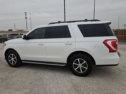 Used 2018 Ford Expedition XLT w/ Equipment Group 202A image 3