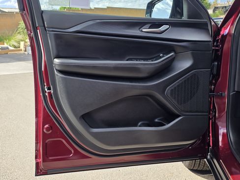 New 2025 Jeep Grand Cherokee 4WD image 11