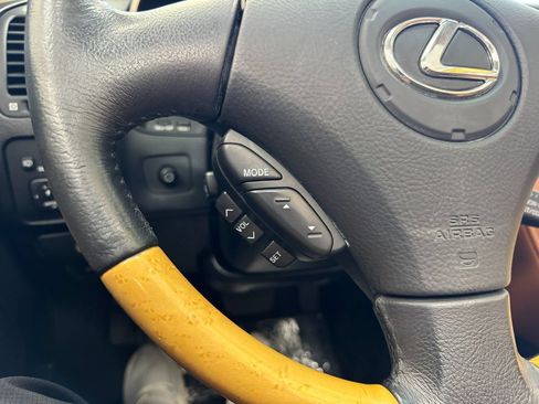 Used 2004 Lexus SC 430 Convertible RWD image 38