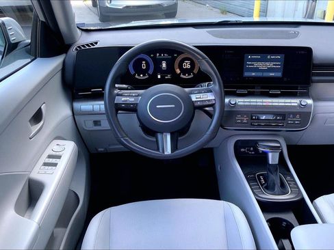 Used 2024 Hyundai Kona SEL FWD image 5