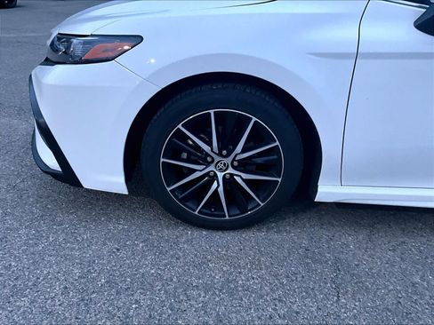 Used 2023 Toyota Camry SE FWD image 4