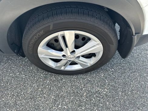 Used 2020 Nissan Kicks S FWD image 18