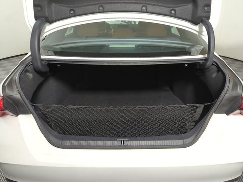 Used 2019 Toyota Avalon Limited FWD image 18