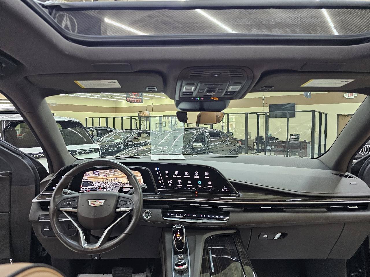 Used 2021 Cadillac Escalade Premium Luxury RWD image 30