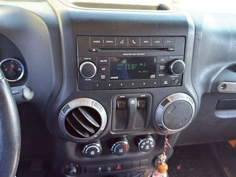 Used 2012 Jeep Wrangler Sport AWD/4WD image 11