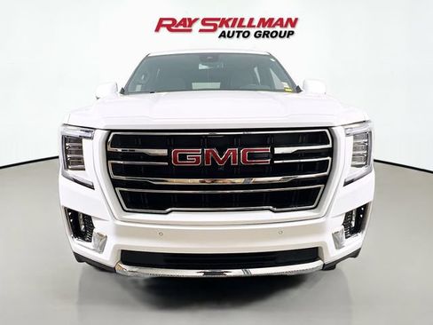 Used 2024 GMC Yukon XL SLT w/ SLT Luxury Package AWD/4WD image 2