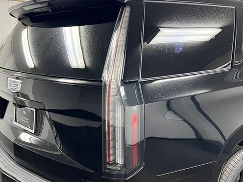 New 2026 Cadillac Escalade Platinum Sport w/ LPO, ONYX Package AWD/4WD image 11
