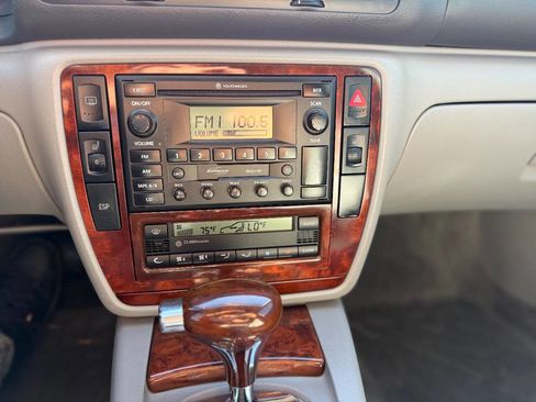 Used 2004 Volkswagen Passat GLX FWD image 13