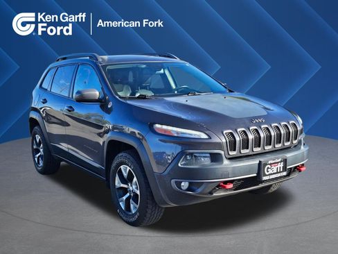 Used 2015 Jeep Cherokee Trailhawk AWD/4WD image 1