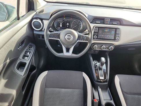 Used 2021 Nissan Versa SV image 7
