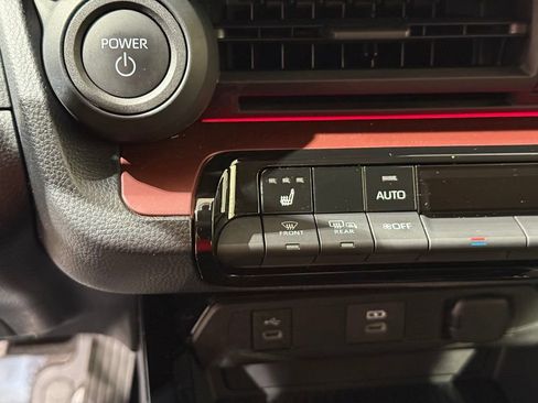 Used 2024 Toyota Prius Prime FWD image 28