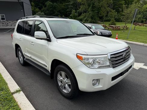 Used 2014 Toyota Land Cruiser AWD/4WD image 7