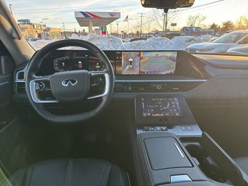 Certified 2025 INFINITI QX80 Sensory image 14