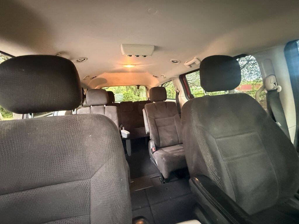 Used 2014 Dodge Grand Caravan SXT FWD image 11