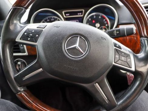 Used 2015 Mercedes-Benz GL 550 GL 550 image 52