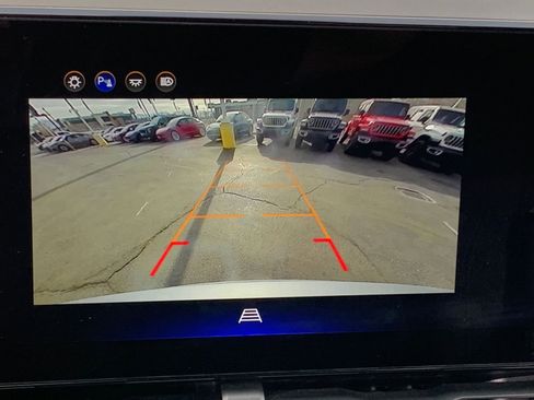 Used 2025 Chevrolet Equinox LT image 17