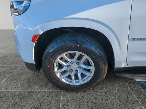 Used 2023 Chevrolet Tahoe LT w/ Luxury Package image 14