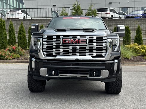 Used 2024 GMC Sierra 2500 Denali w/ Denali Reserve Package AWD/4WD image 3