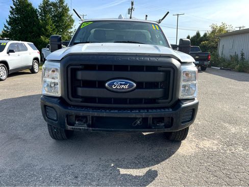 Used 2011 Ford F250 XL w/ Skid Plate Pkg image 8
