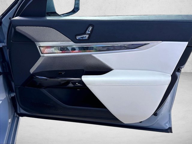 Certified 2024 BMW 740i RWD image 18