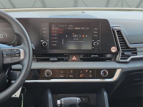 Used 2023 Kia Sportage LX image 10