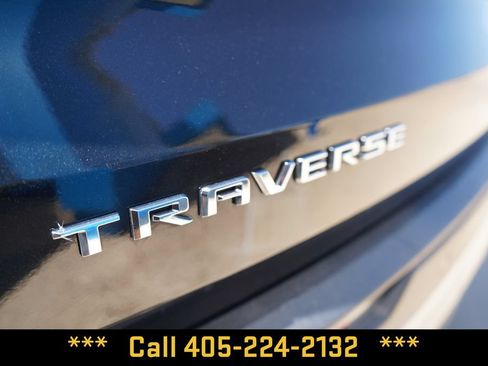 Used 2025 Chevrolet Traverse LT FWD image 6