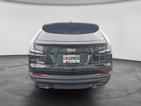 Used 2021 Cadillac XT4 Sport w/ Sun And Sound Package AWD/4WD image 8
