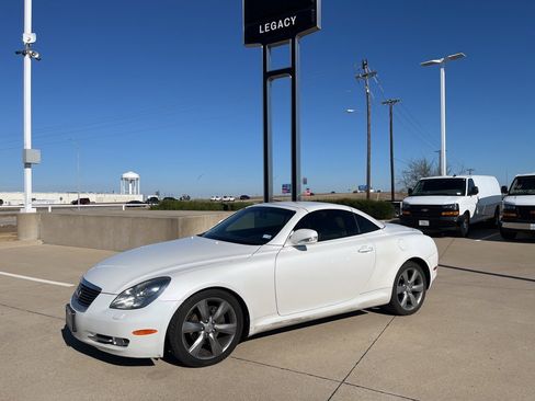 Used 2010 Lexus SC 430 Convertible image 1