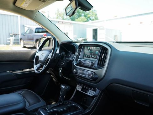 Used 2017 Chevrolet Colorado Z71 AWD/4WD image 14