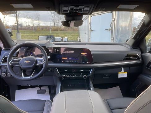 New 2026 Chevrolet Suburban Premier image 26