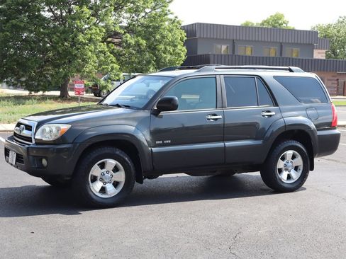 Used 2006 Toyota 4Runner SR5 AWD/4WD image 10