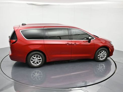 New 2026 Chrysler Pacifica Select image 29