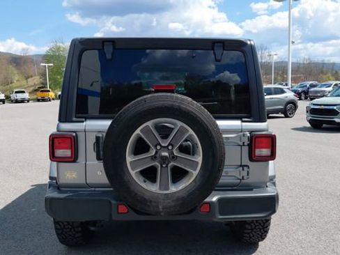 Used 2020 Jeep Wrangler Unlimited Sahara AWD/4WD image 5