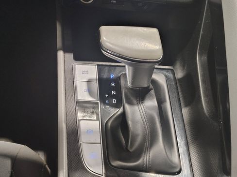 Used 2023 Hyundai Elantra SEL w/ Convenience Package FWD image 12