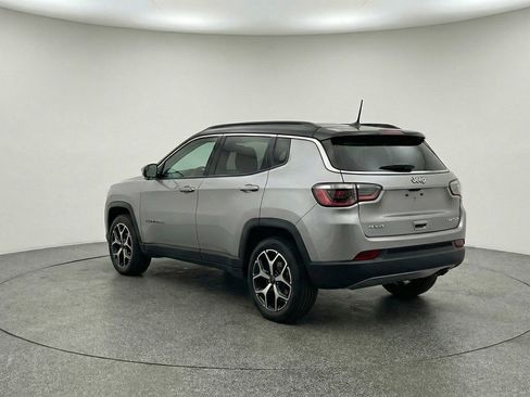 Used 2025 Jeep Compass Limited AWD/4WD image 6