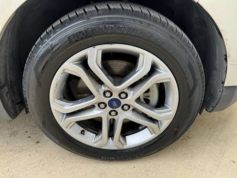 Used 2018 Ford Edge Titanium w/ Equipment Group 302A AWD/4WD image 8