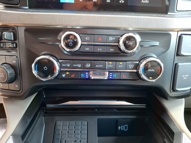 New 2027 Ford F250 Platinum w/ Platinum Plus Package AWD/4WD image 25