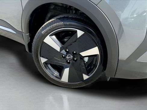 New 2025 Nissan Kicks SR image 12