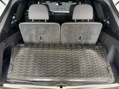 Used 2022 Audi Q7 2.0T Premium Plus w/ Premium Plus Package AWD/4WD image 32